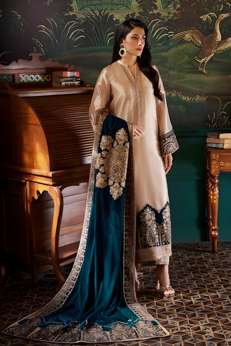 Zainab Chottani – Luxury stitched  Suit  with Embroidered Velvet Shawl